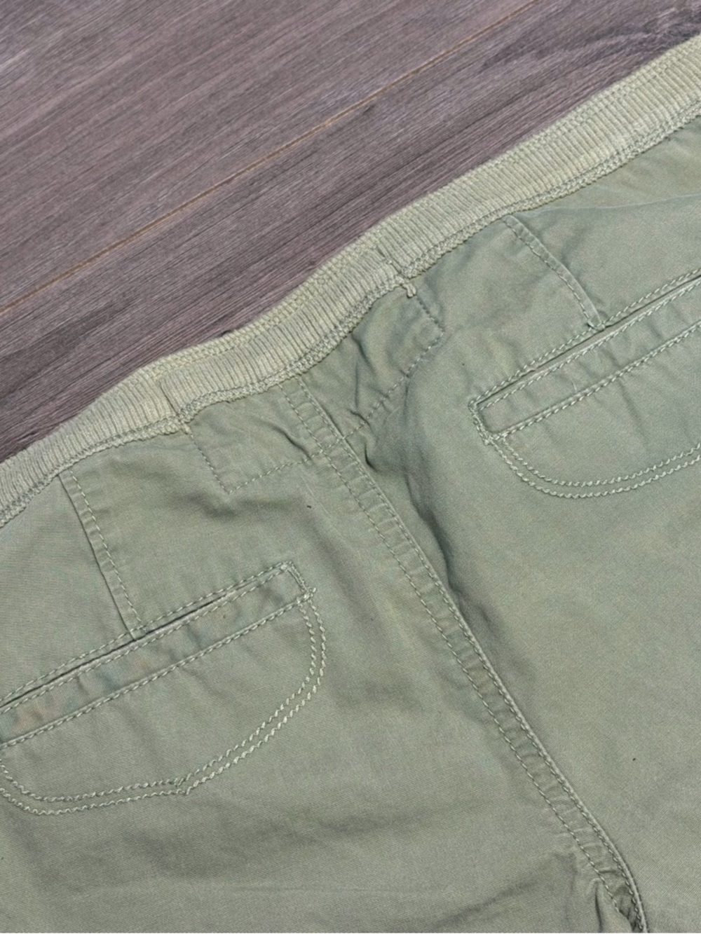 Abercrombie & Fitch Olive Green Utility Capris - Picture 5 of 6